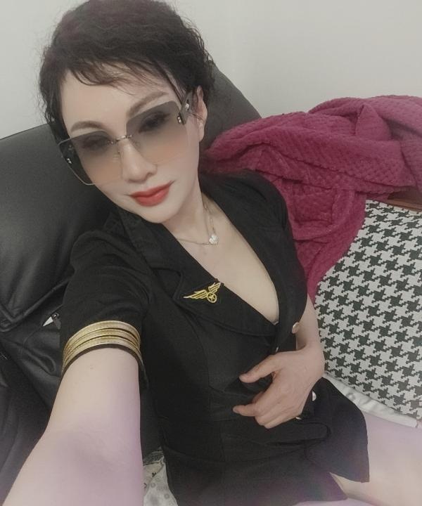 黑丝大姐姐