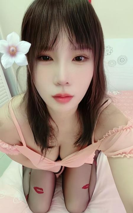 大长腿舌吻微微