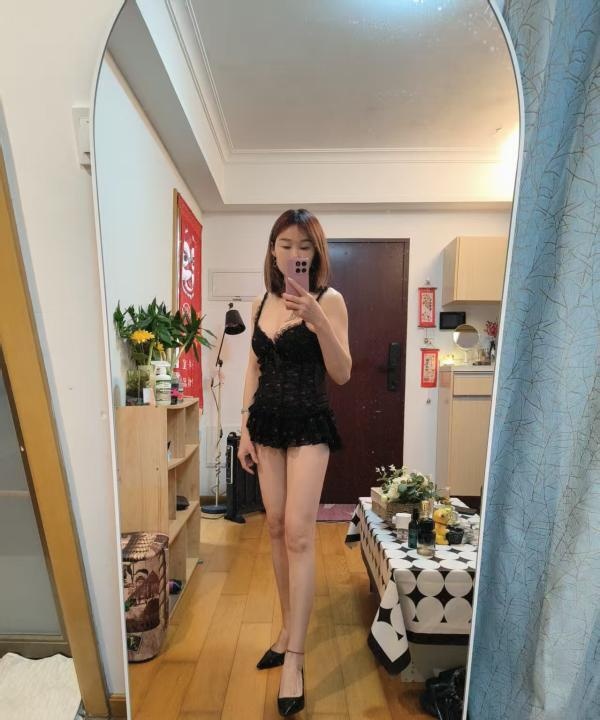 小巧玲珑胸小姐姐
