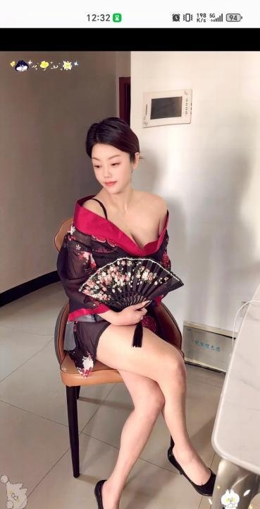 三堡风骚制服少妇