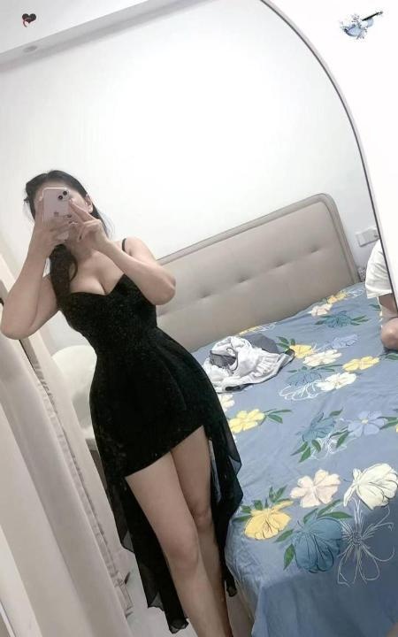 黑色情趣性感美女