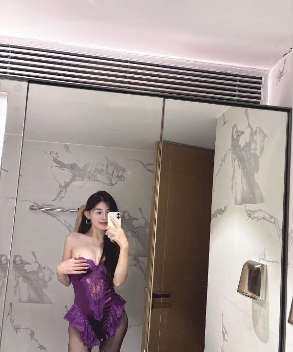 腿长腰细胸大白虎老师
