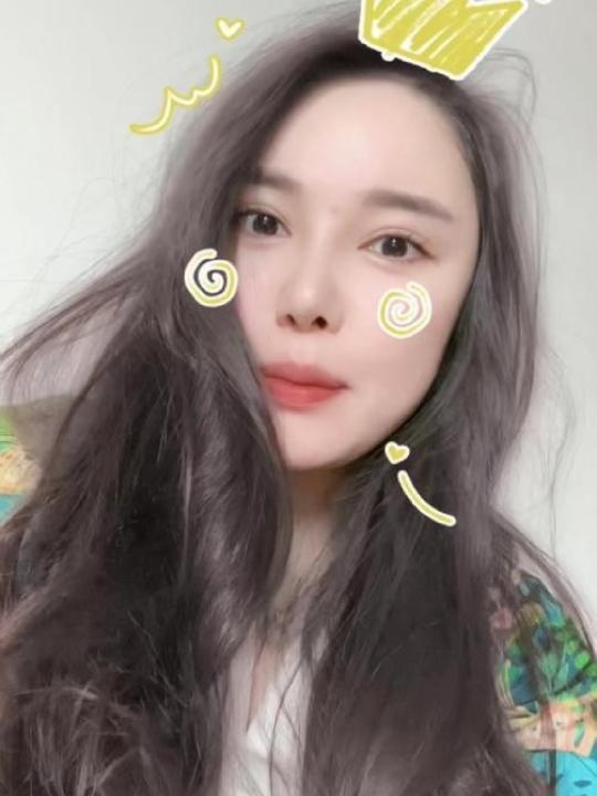 建邺吾悦广场小姐姐
