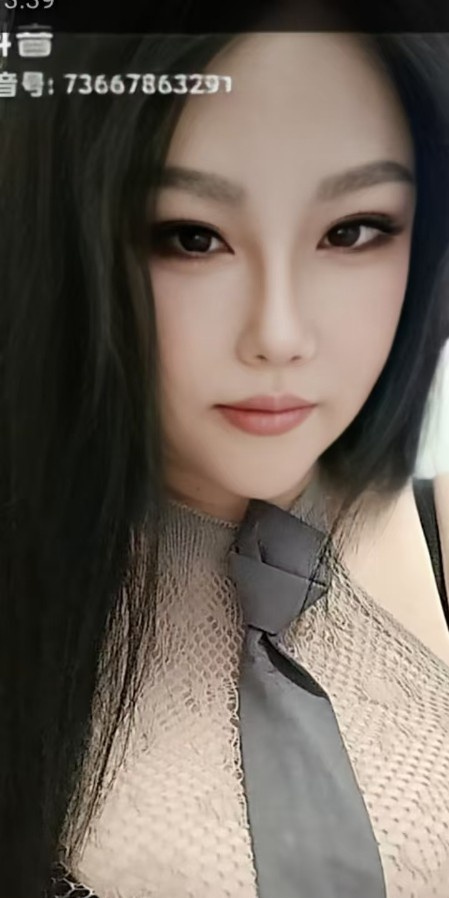 御湖城性感依依