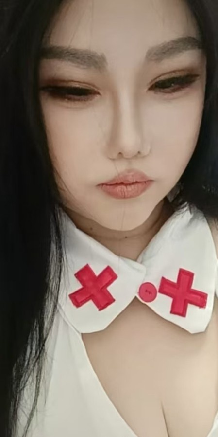 御湖城性感依依
