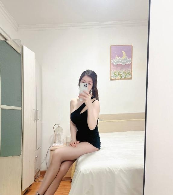 细腰大胸大长腿姐姐