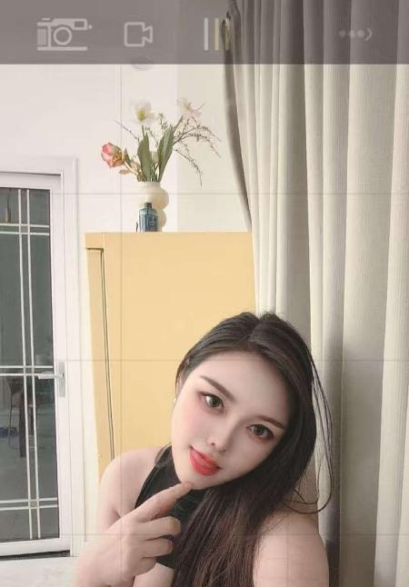南山真情胸气质风骚女