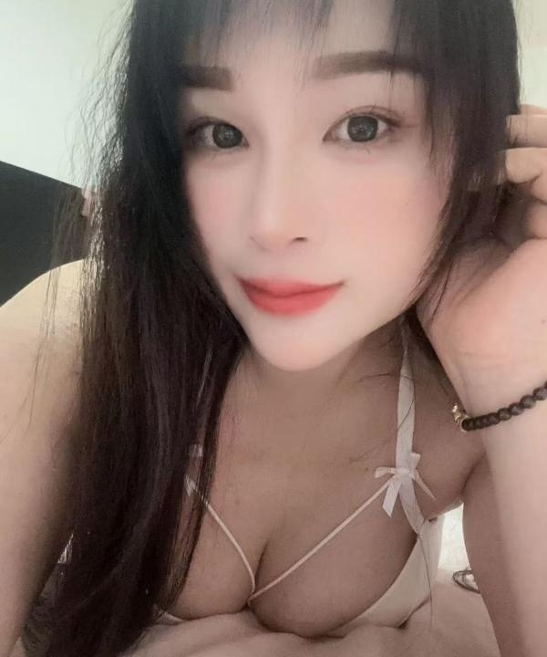 罗湖美胸依依