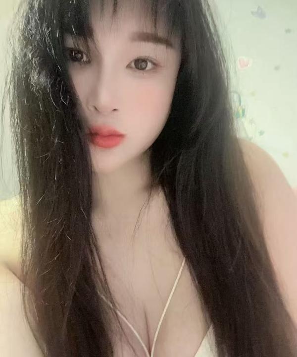 罗湖美胸依依