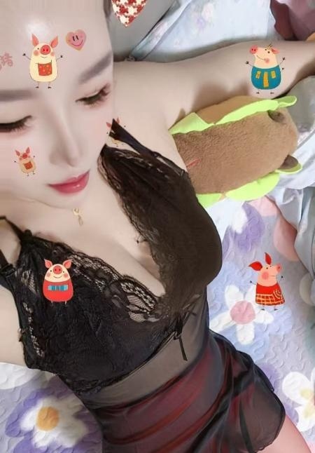 E胸七七