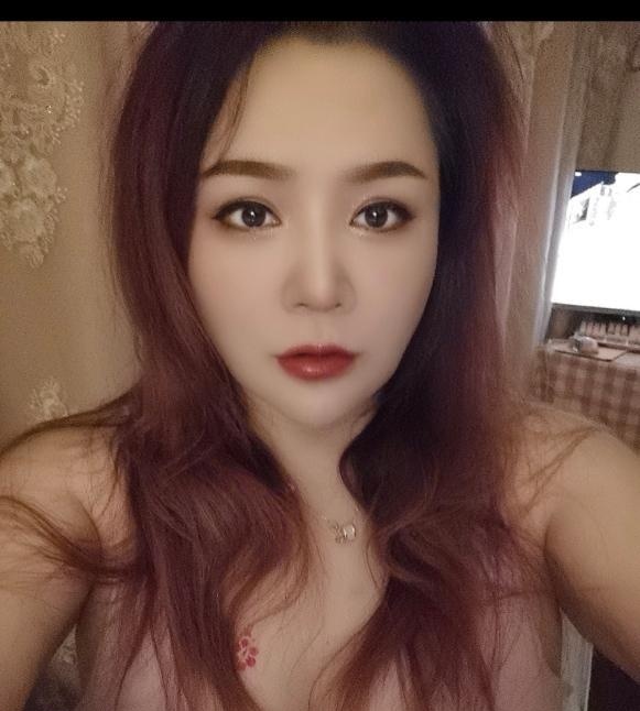 南京玄武门大奶彤彤