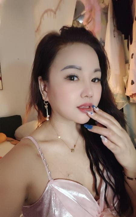 肥臀美乳人妻