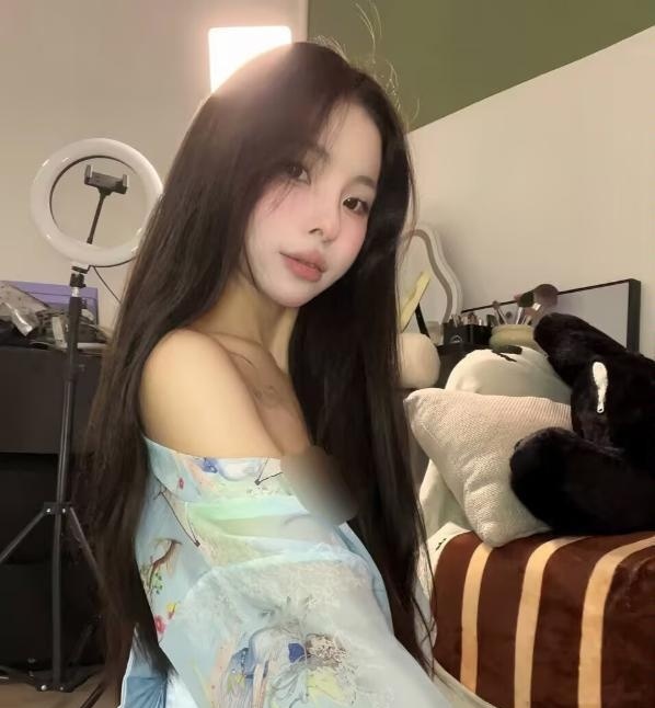 二刷风骚制服屁桃