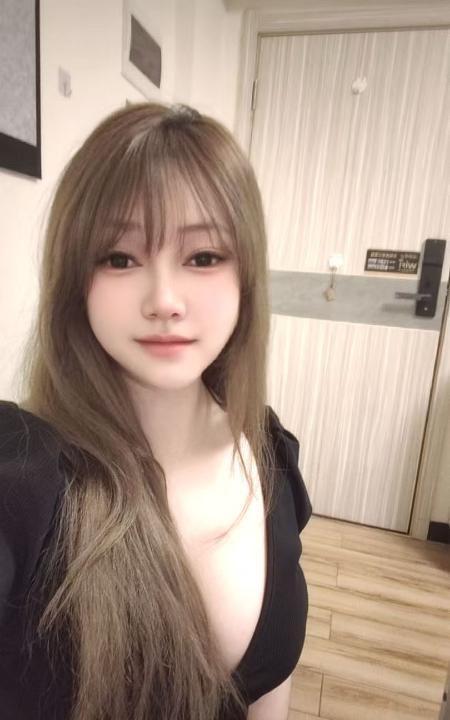 打卡白云大奶草莓
