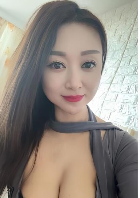 巨臀熟女小洋人