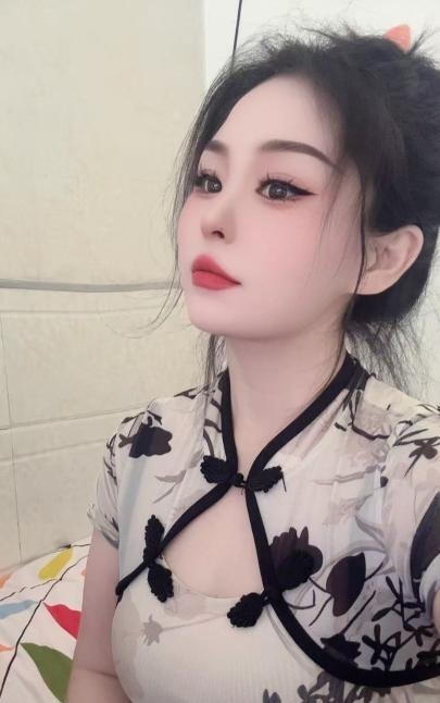 敏感制服少妇
