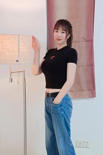 海珠美腿御姐