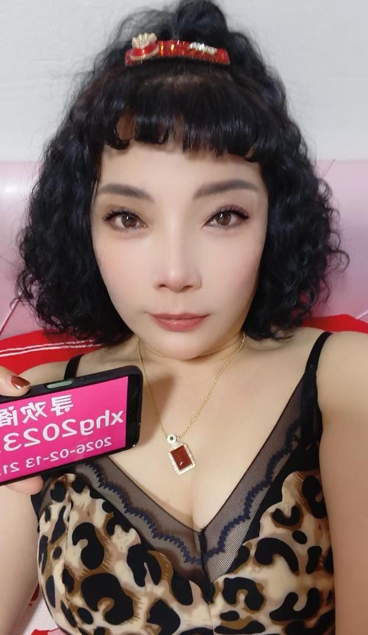 爆乳丸子头熟女