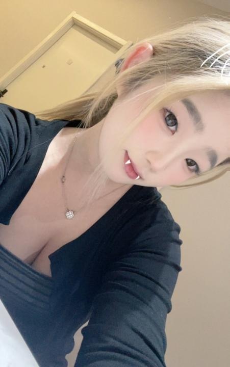 童颜巨乳少女糖糖