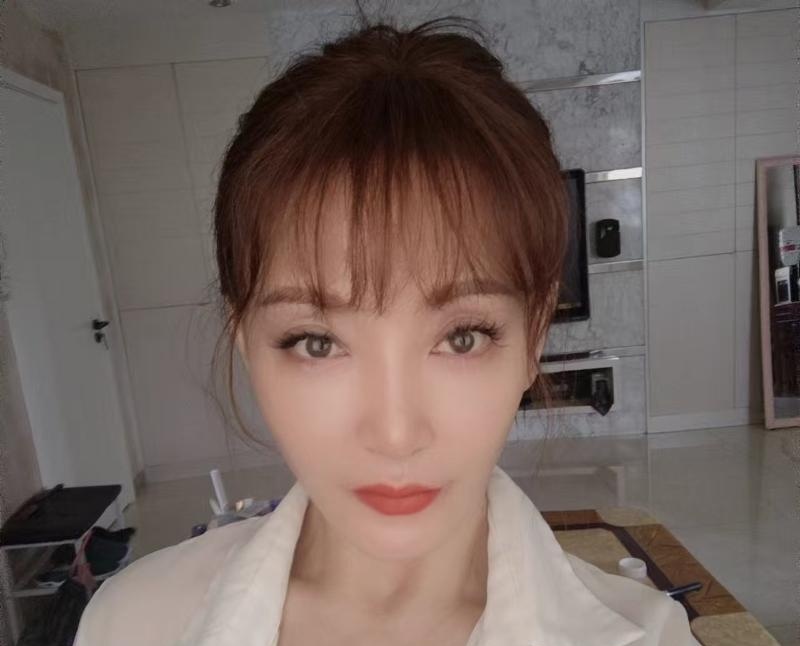 猫姐黑丝女老师剧情