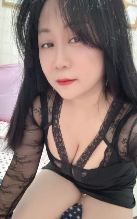 妩媚大胸萝莉少妇