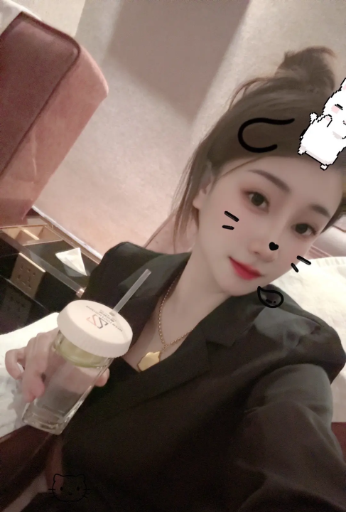 南山清纯小美女