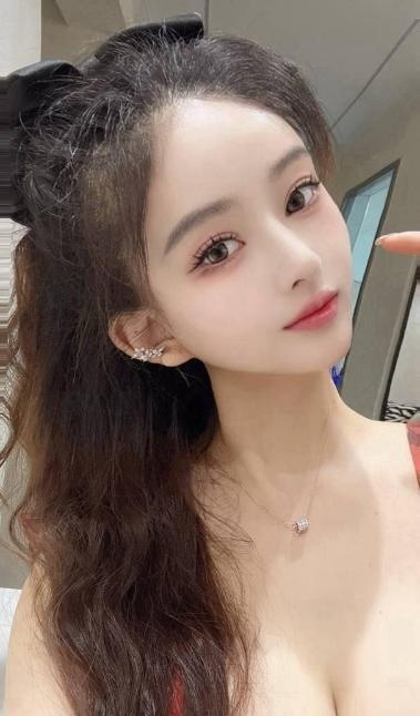 朝阳颜值大胸小姐姐