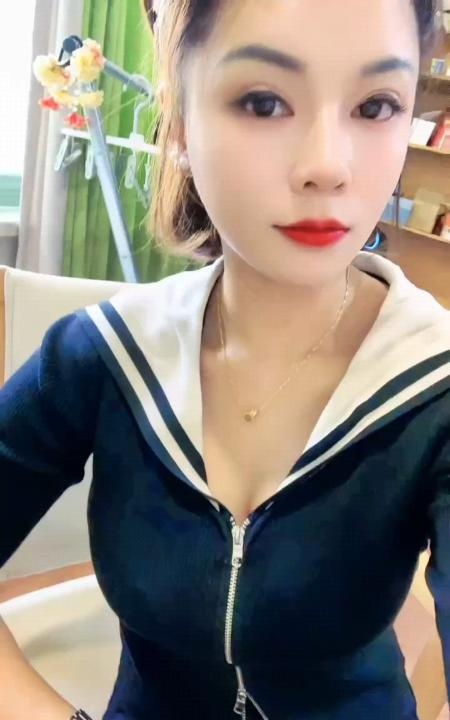 滨江口爆女王