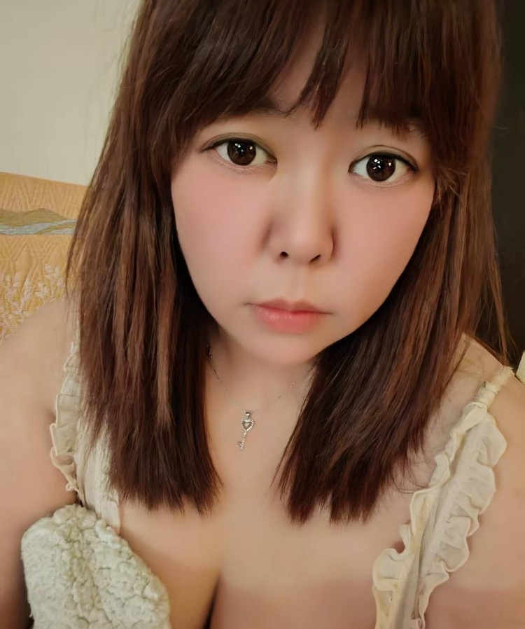 沈阳大胸兔兔