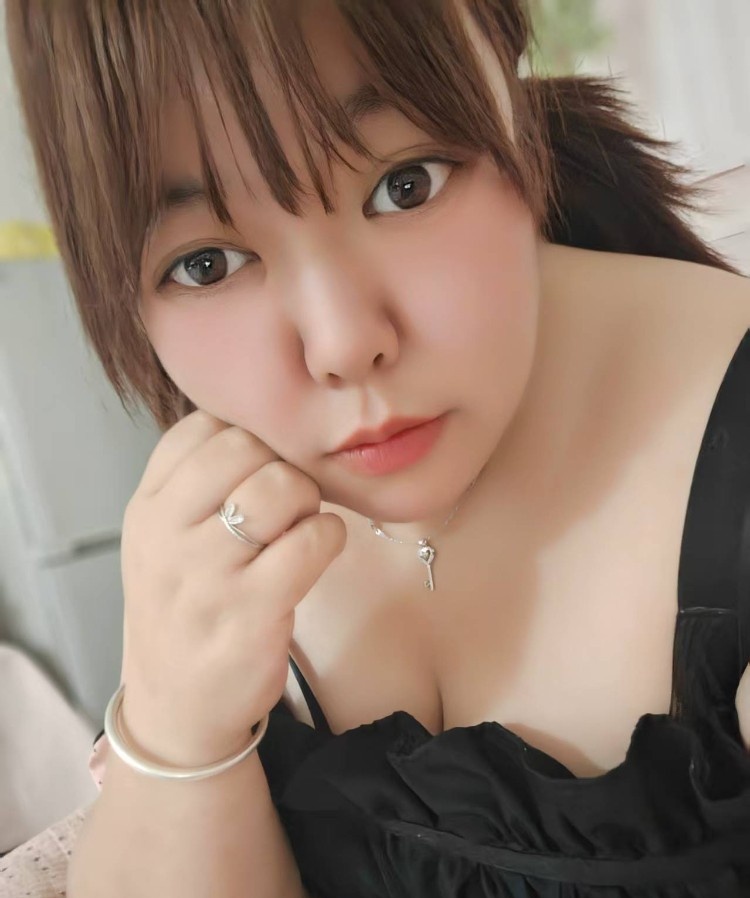 沈阳大胸兔兔