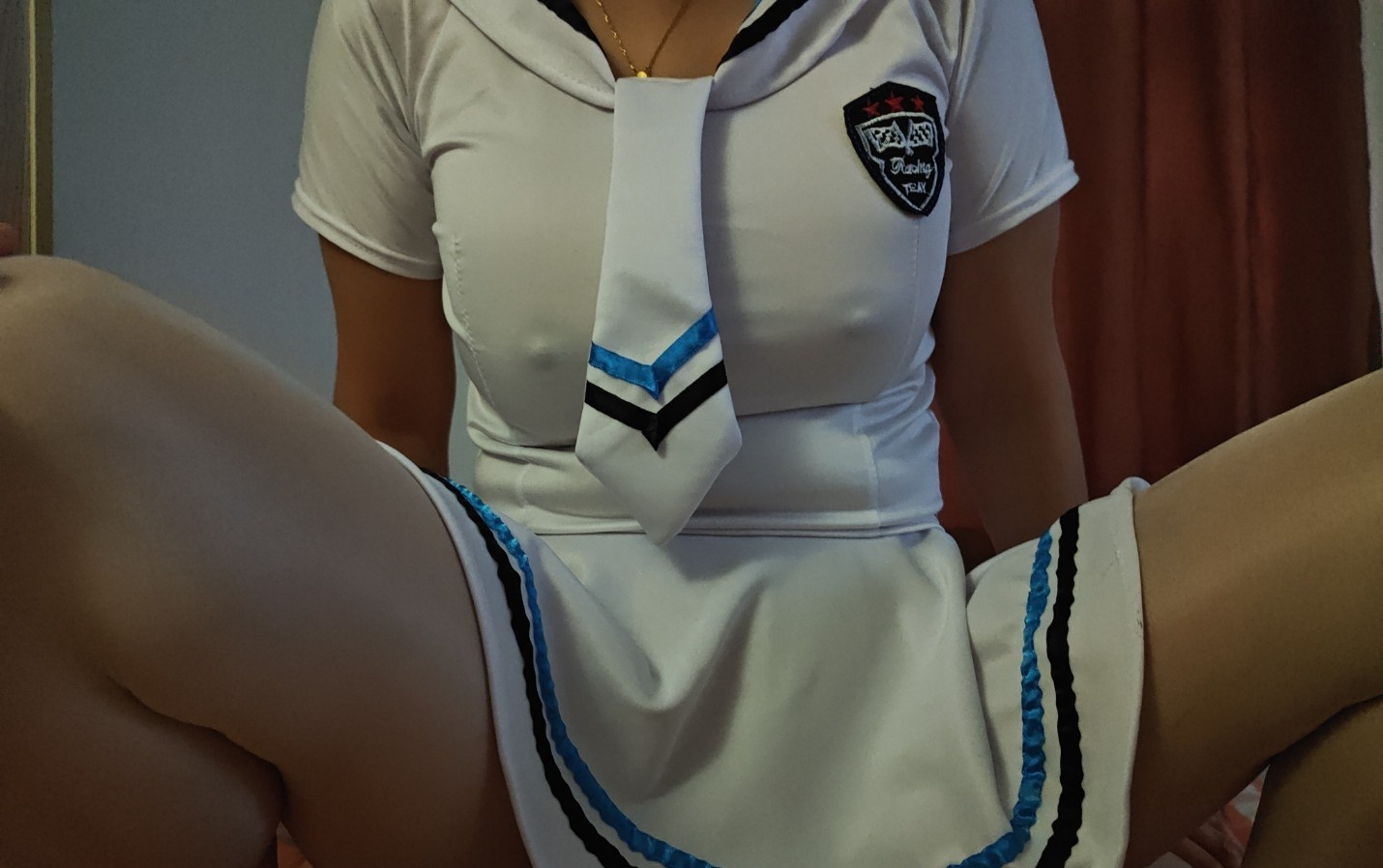 深圳龙岗丹竹头地铁站熟女