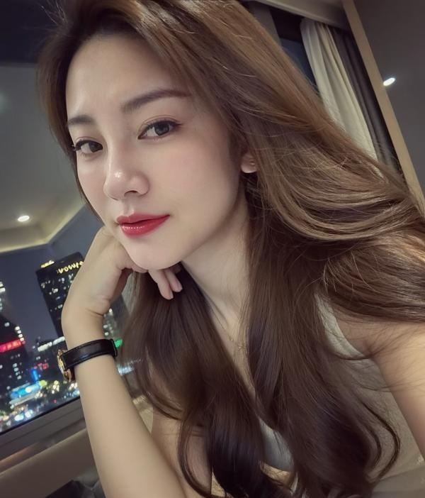 口暴大胸美少妇