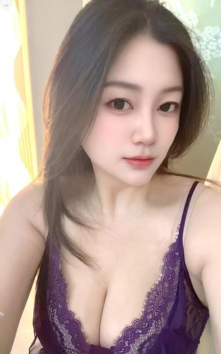 口暴大胸美少妇