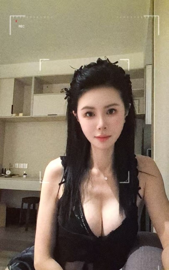 黑丝美臀中项口爆绝绝子