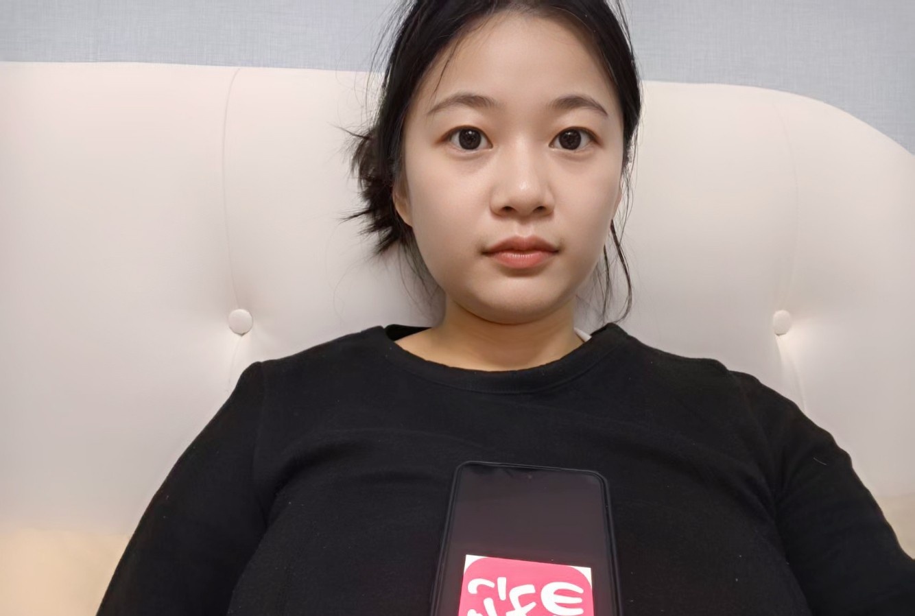 素人白嫩一线天艾米