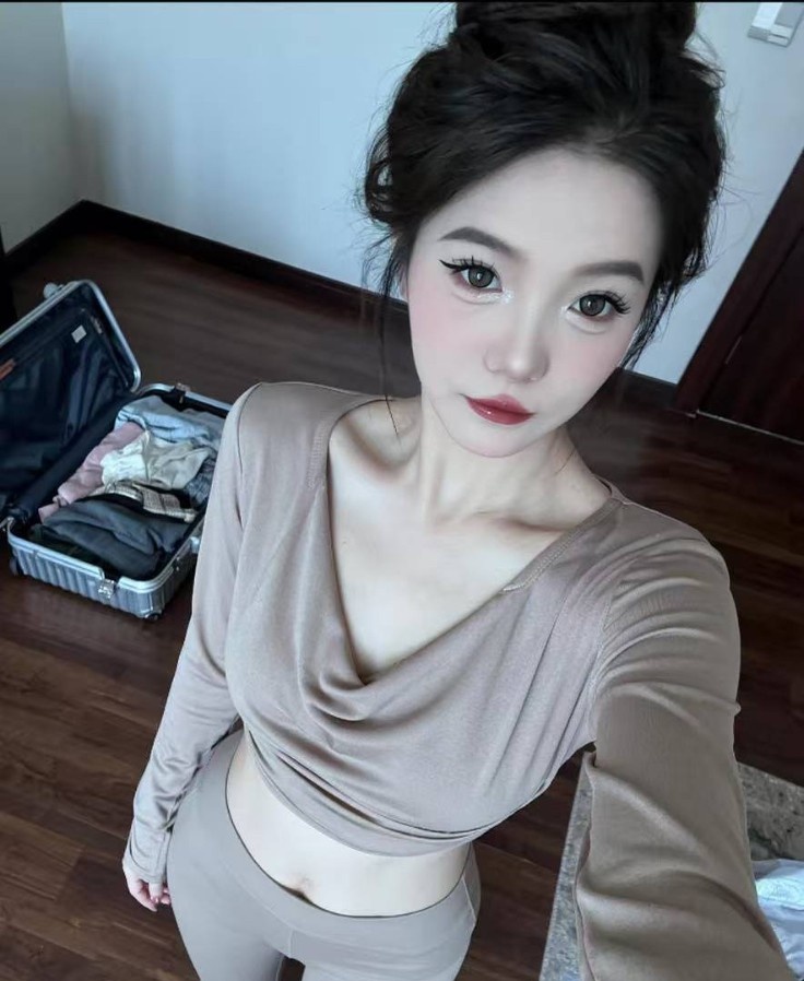 年轻妙条小小姑娘