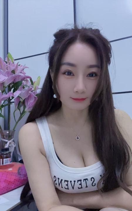 舌吻性感骚月儿