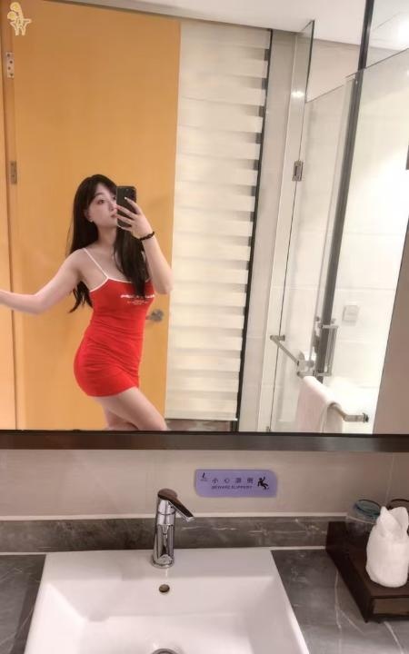 龙华蜂腰辣妹苏漫