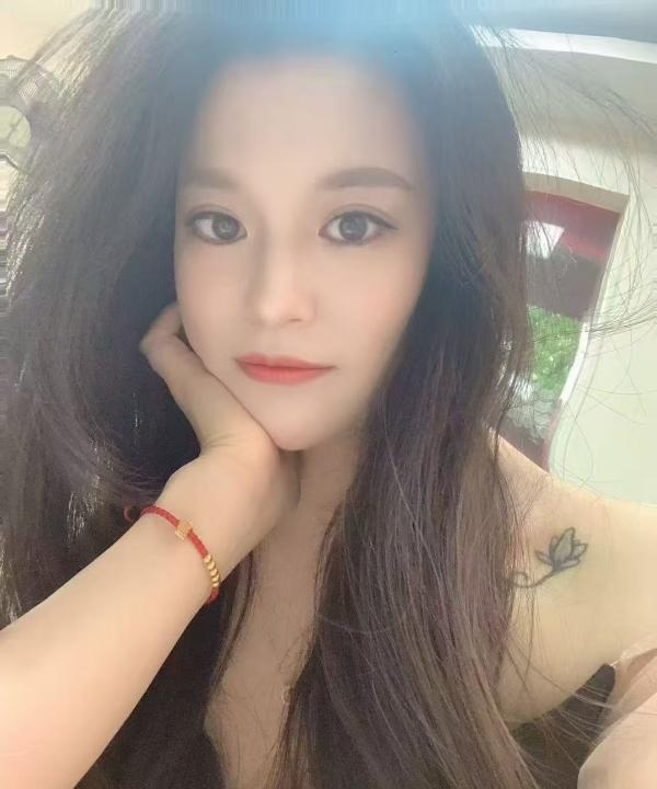 小少妇宛如