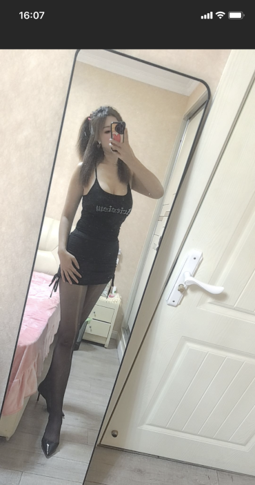 一米七长腿大奶少妇