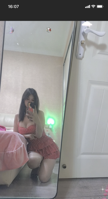 一米七长腿大奶少妇
