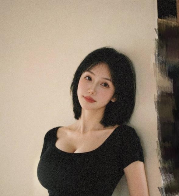 一线天翘臀颜值老师