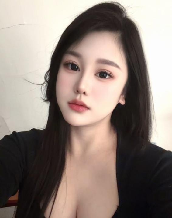 秦淮巨乳美女