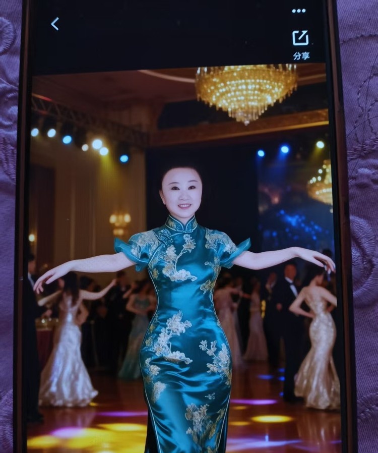 爆乳小妈，搂怀里射