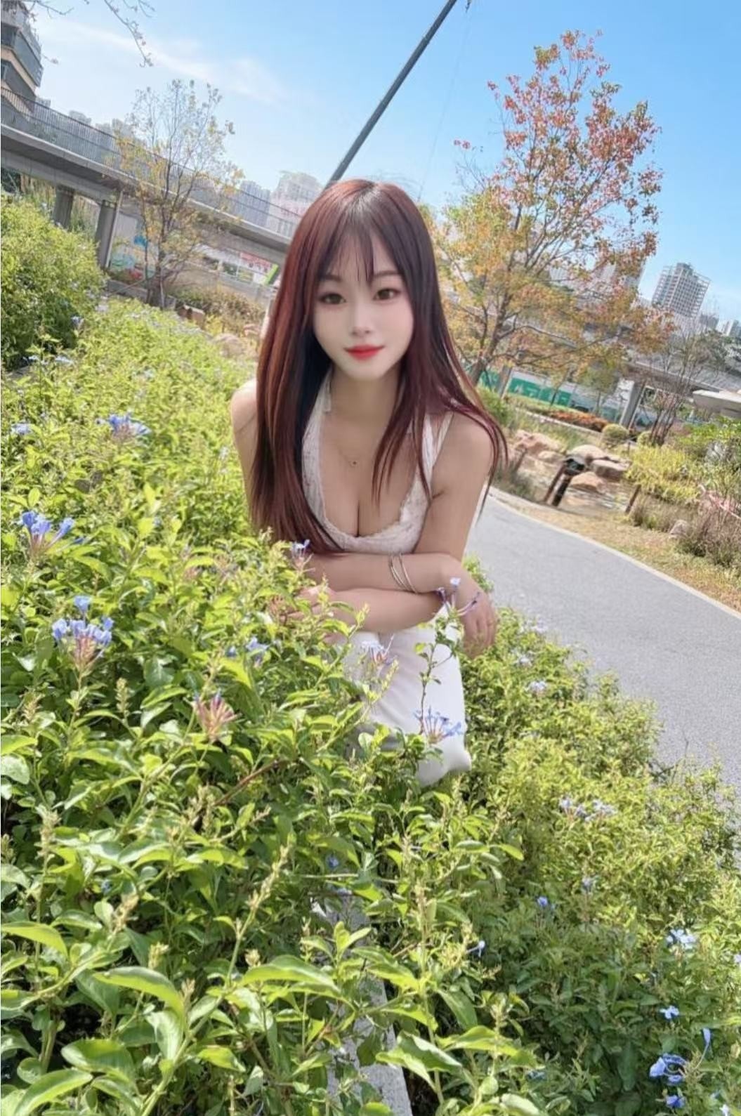 黑丝美腿娜娜