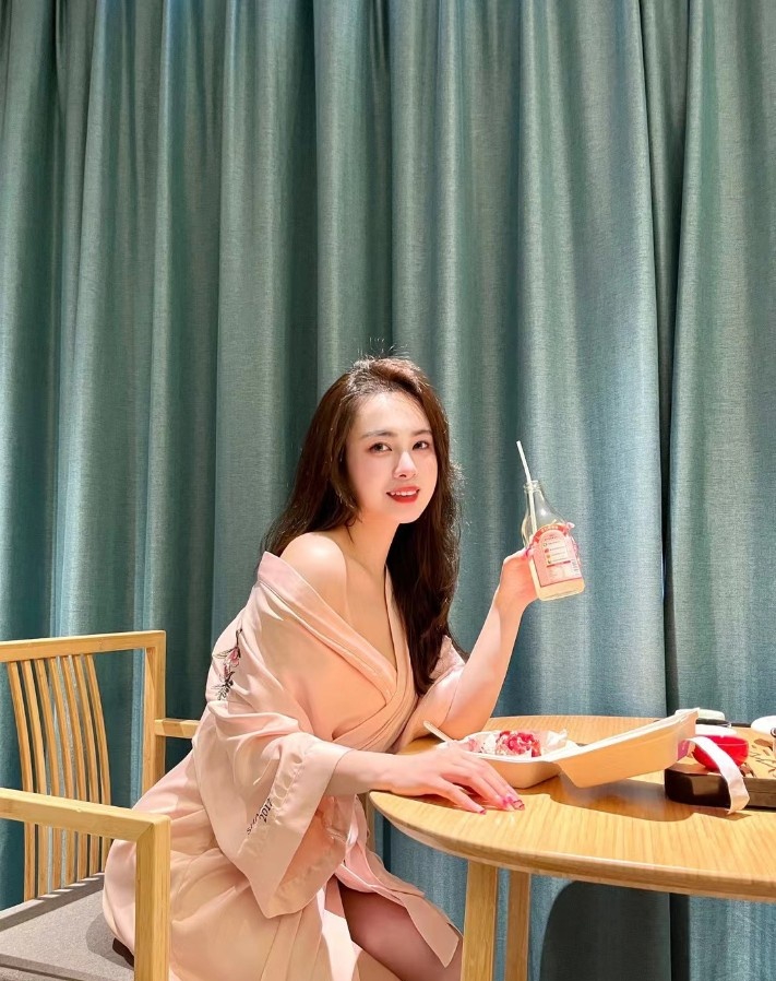 闵行兼职高颜值美女