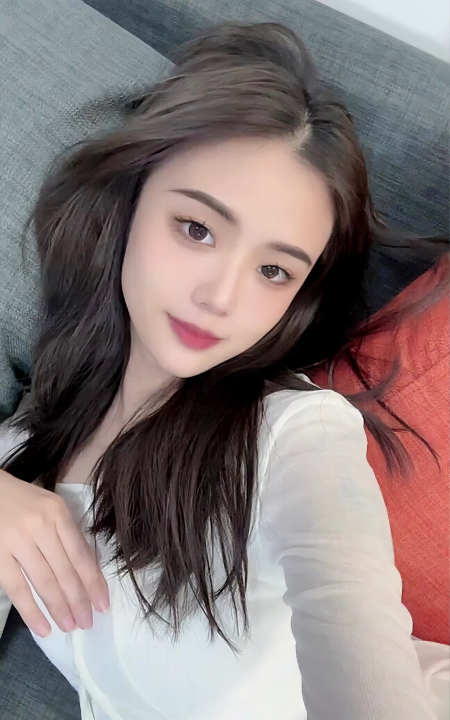 肤白貌美软妹子