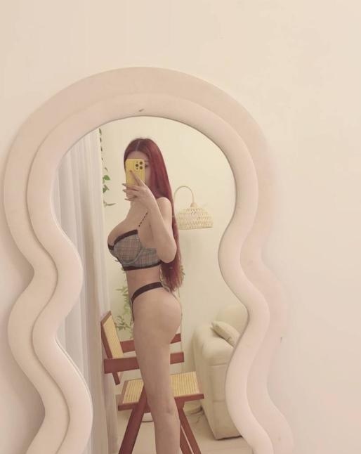 丰满巨乳高挑长腿善朵