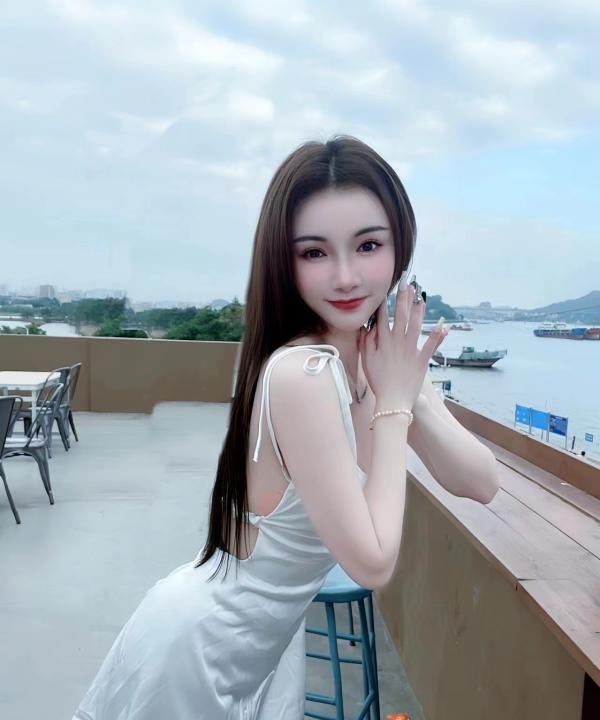 南山翘臀霜霜