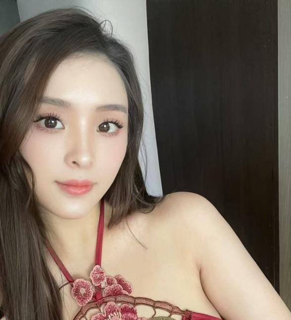 高挑风骚巨乳小米粒